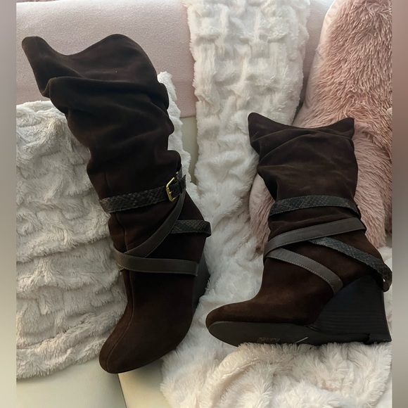Colin Stuart Brown Suede Strappy Scrunch Knee High Wedge Boots Sz 11B - Picture 13 of 14